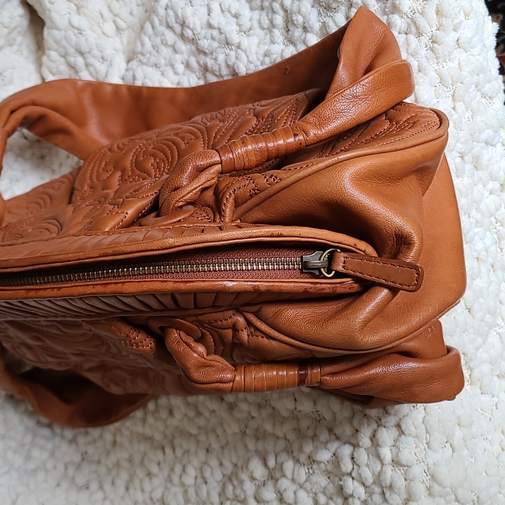 BCBGMAXAZRIA BAG - Picture 6 of 7
